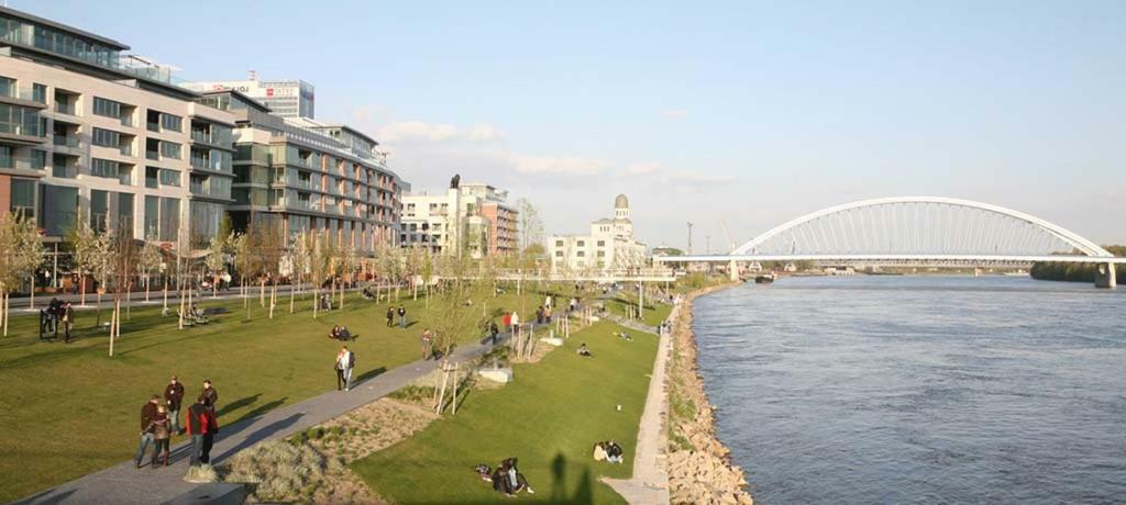Panorama City Apartment With Free Parking Bratislava Luaran gambar