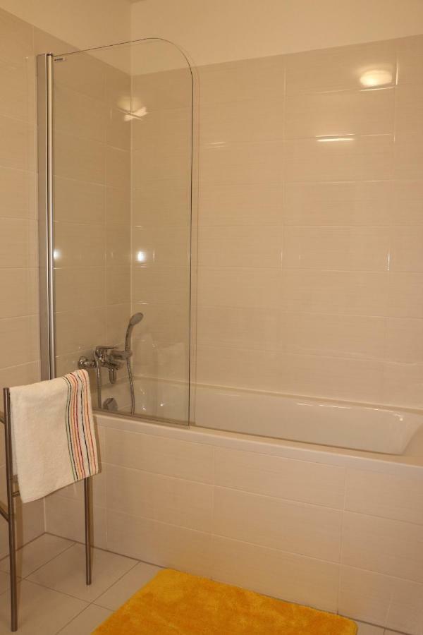 Panorama City Apartment With Free Parking Bratislava Luaran gambar